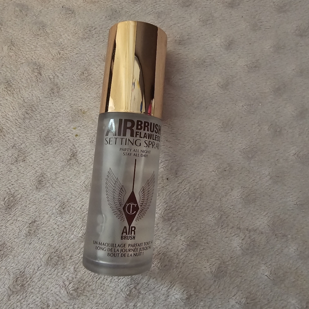 Charlotte Tilbury face primer spray
